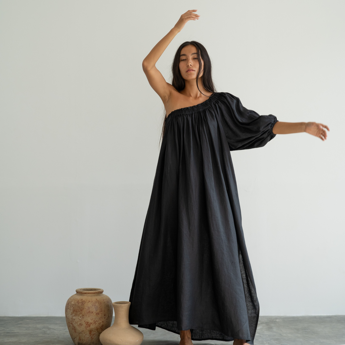 ODETTE - Black Linen Gown
