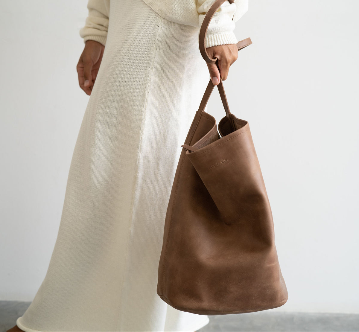 BUCKET - TAN Tote