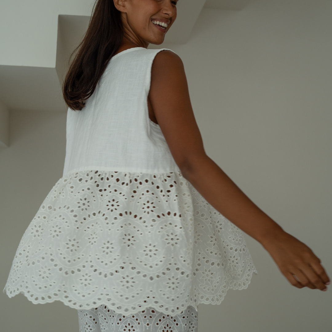 VALERIE - WHITE Broderie &amp; Ramie Top
