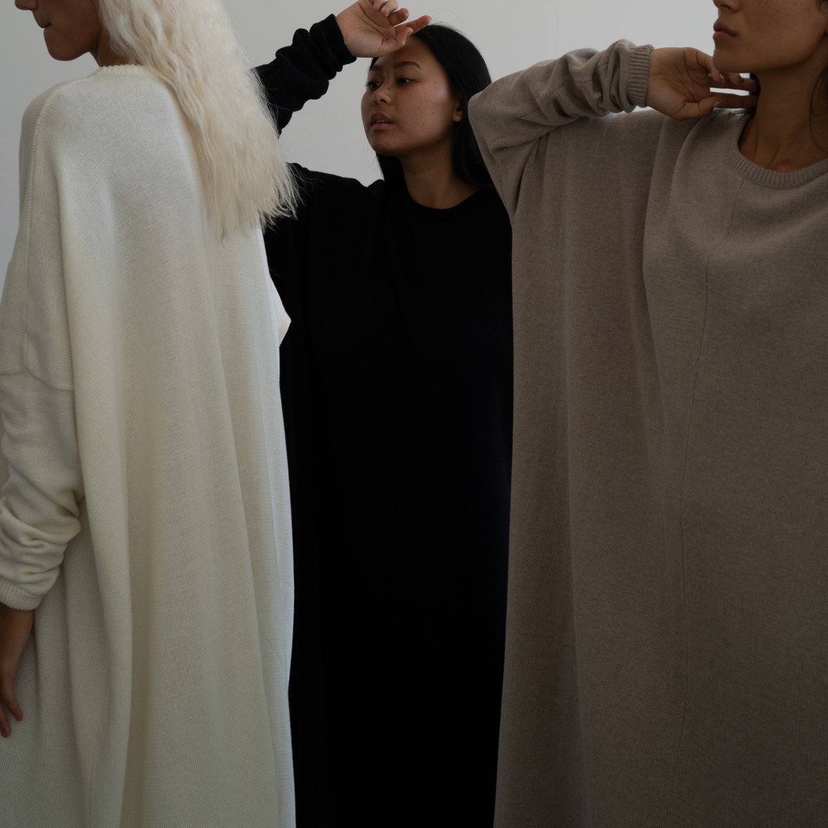 VADA - FAWN Volume Knit Dress