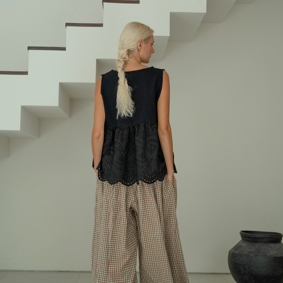 VALERIE - BLACK Broderie &amp; Ramie Top