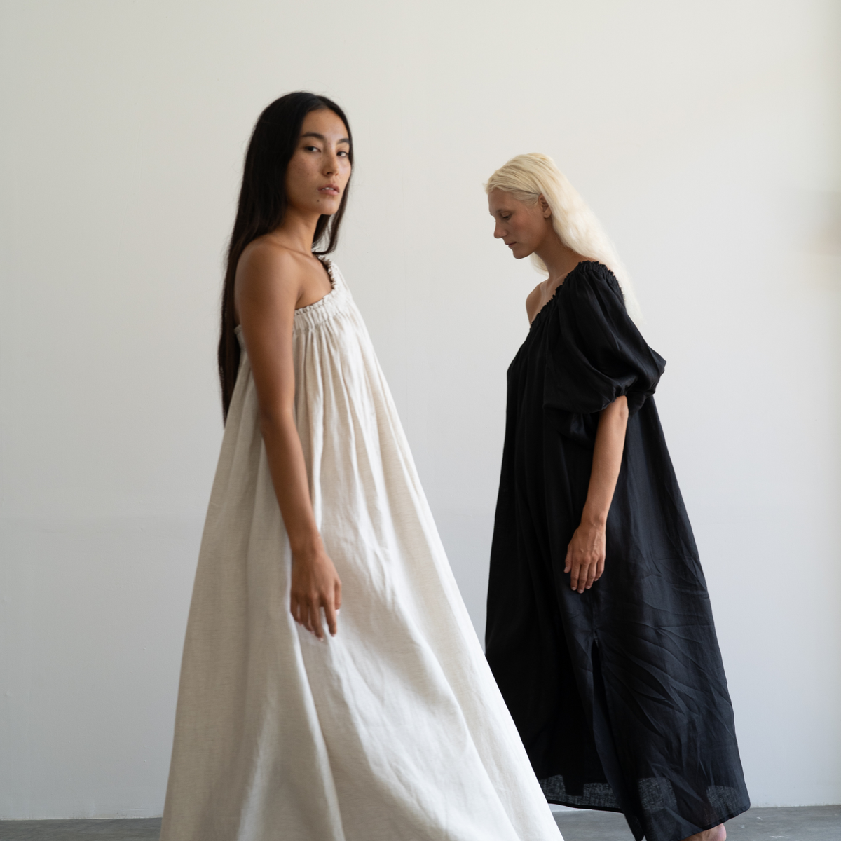 ODETTE - Black Linen Gown