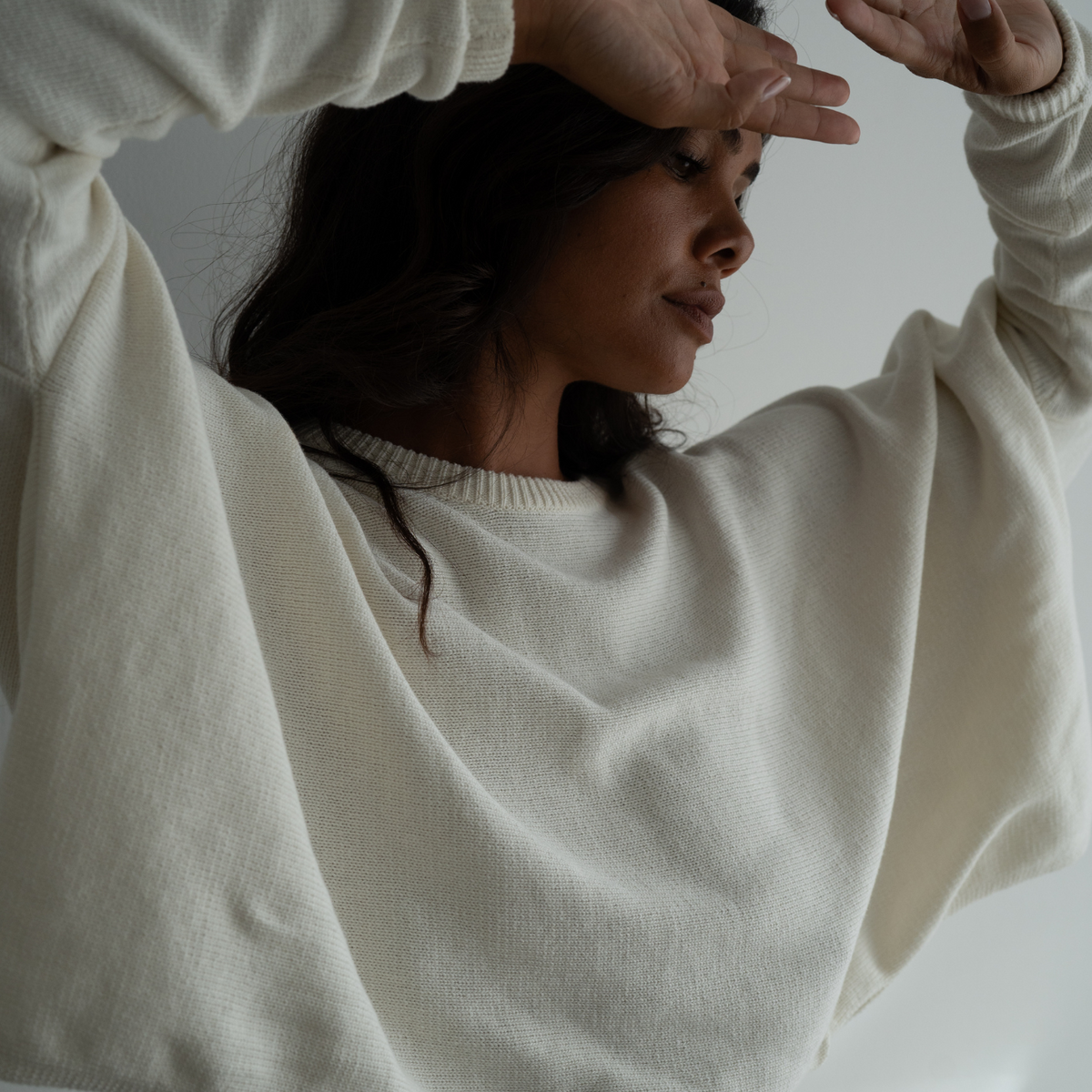 NIAS - CREAM Crop Sweater