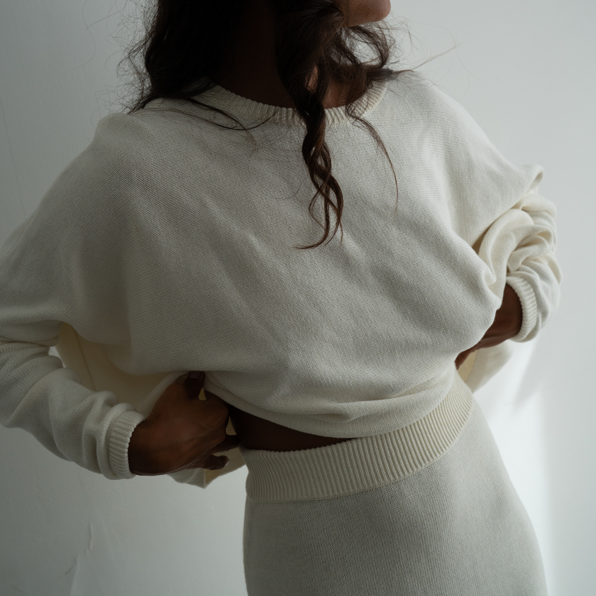 NIAS - CREAM Crop Sweater