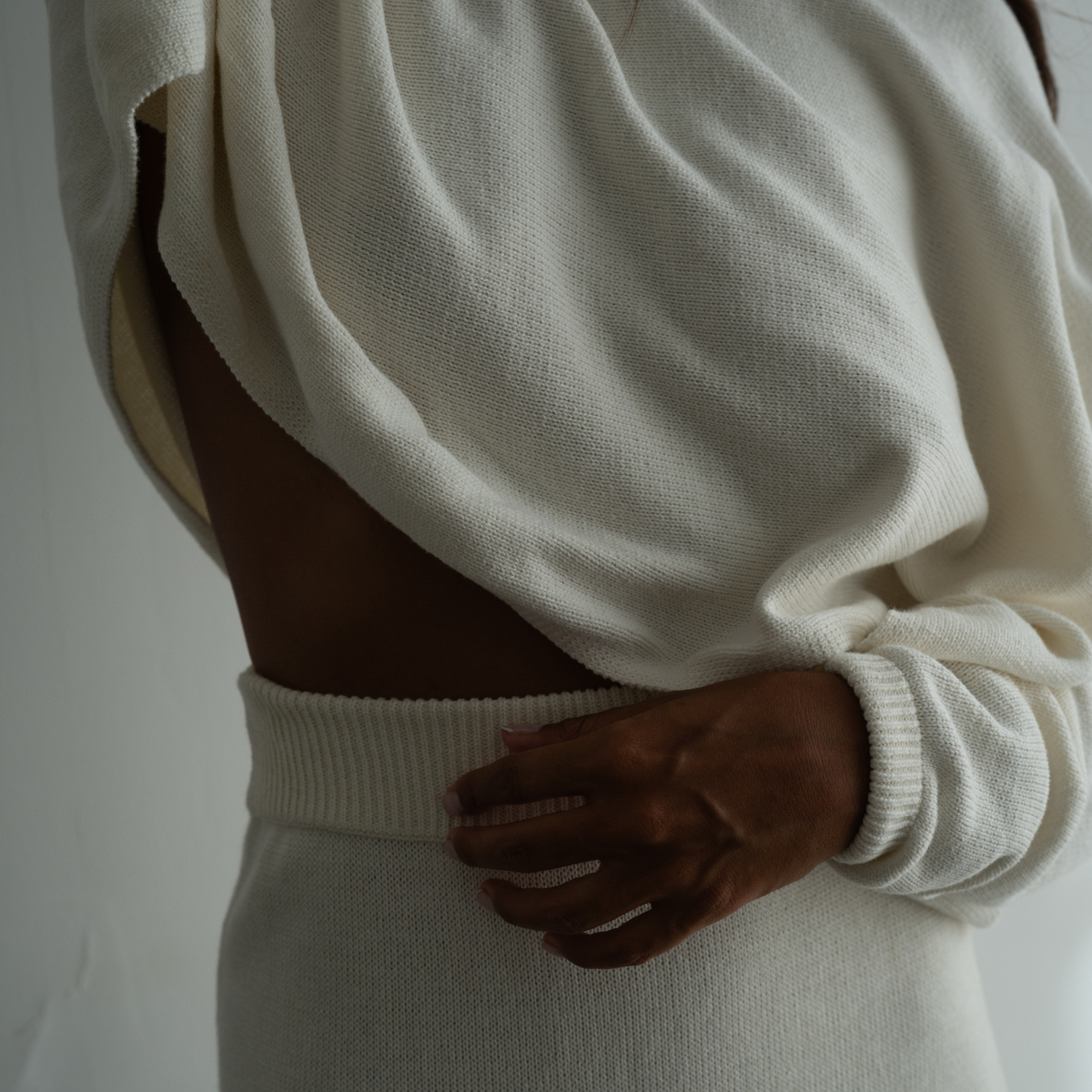 NIAS - CREAM Crop Sweater