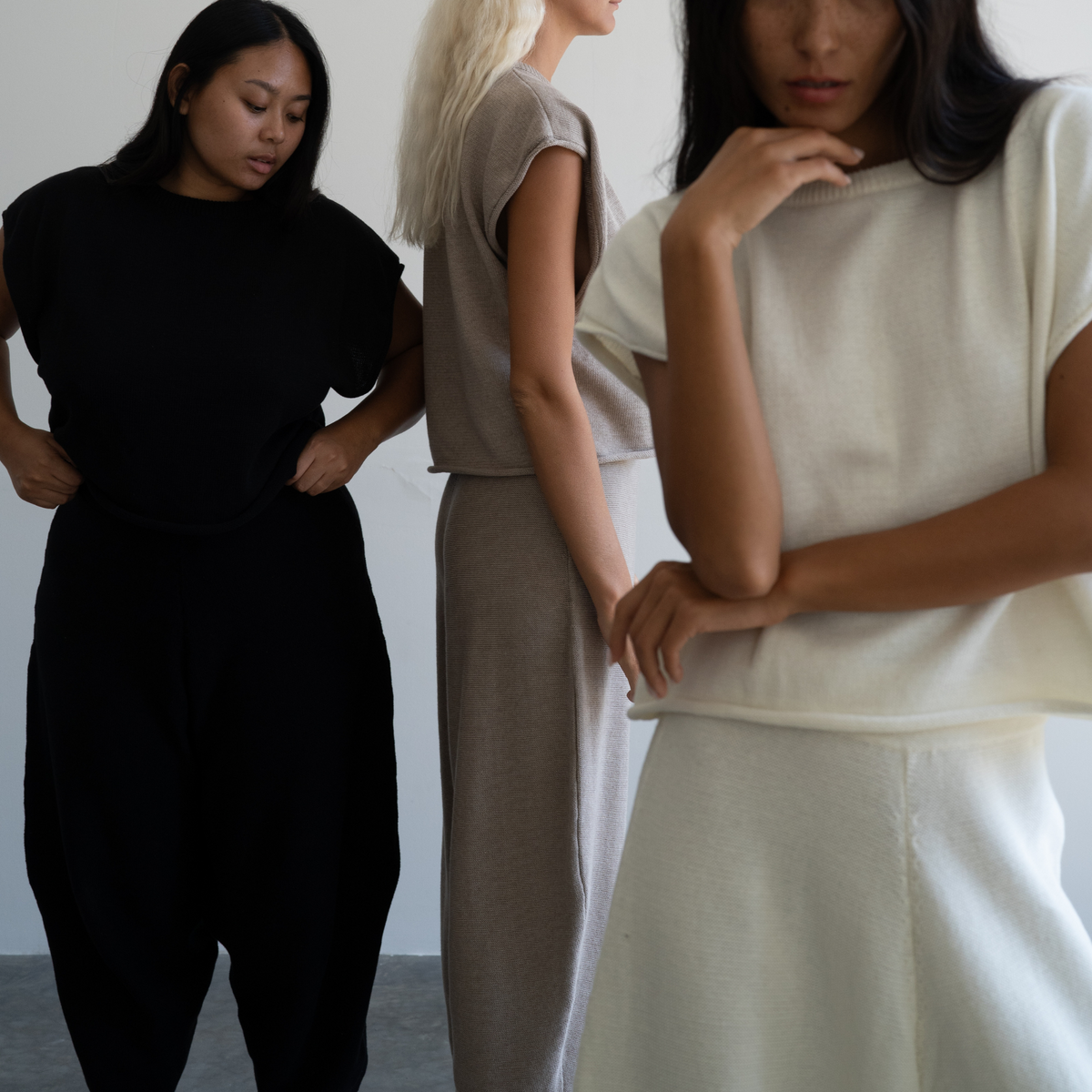 ELKE - BLACK Knit Volume Pant
