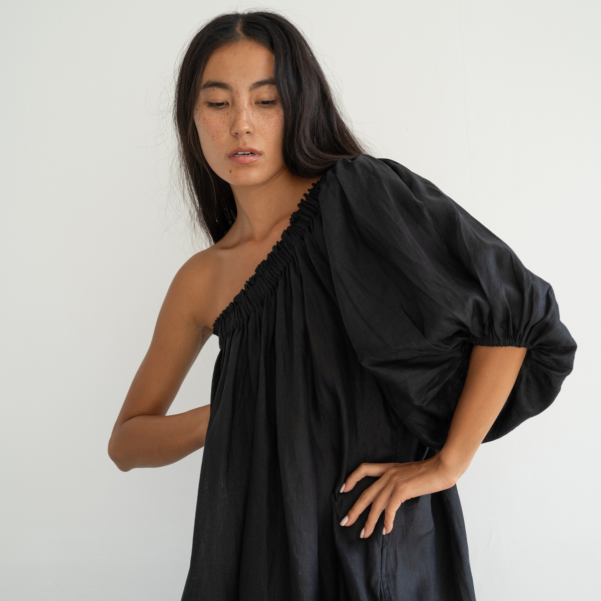 ODETTE - Black Linen Gown