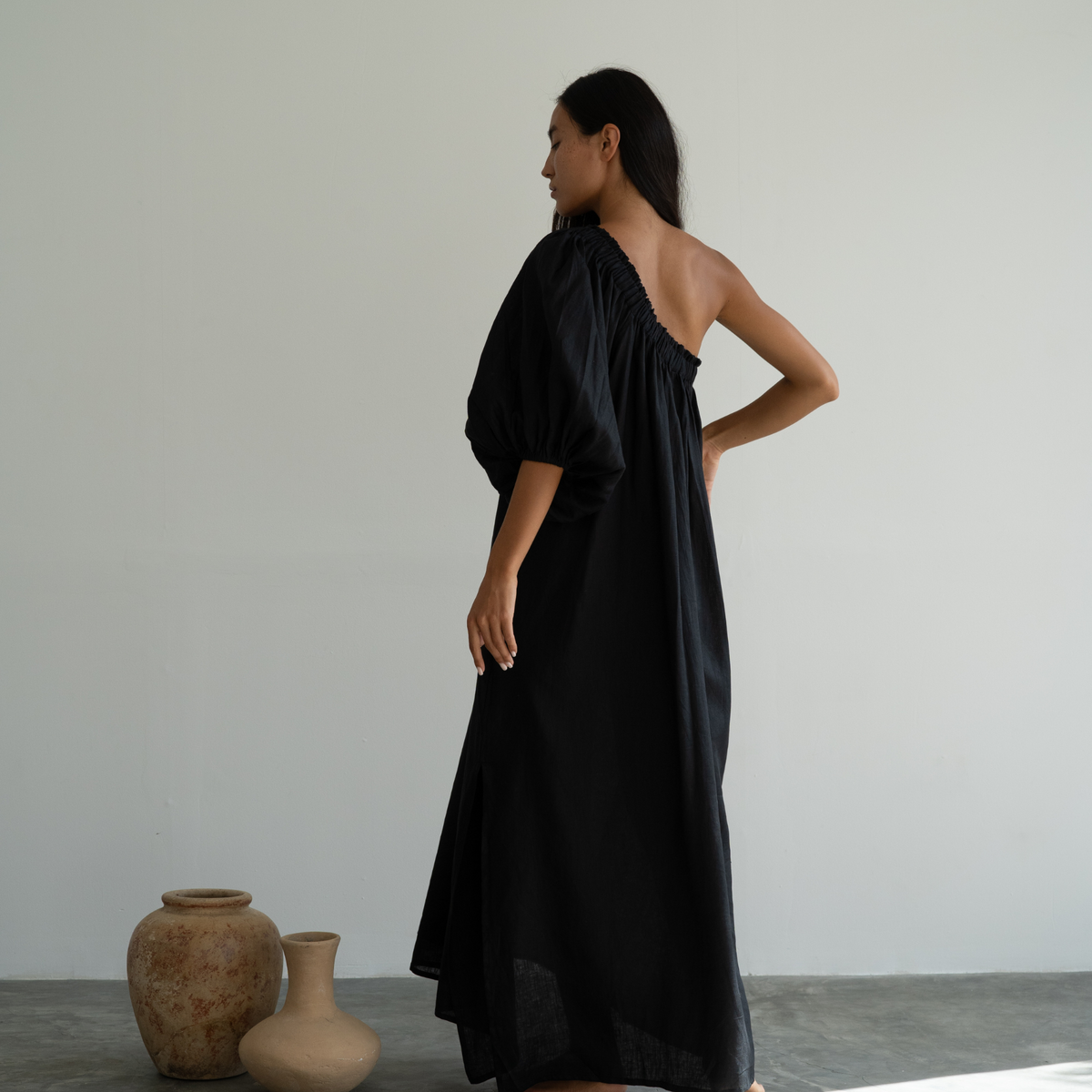 ODETTE - Black Linen Gown