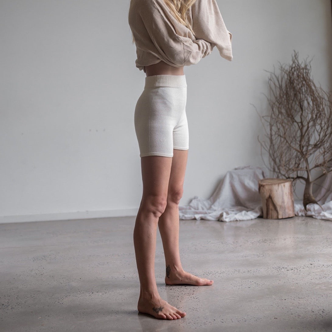 AIRE - CREAM Knit Short